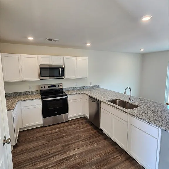 126 Watson Dr — Photo 10