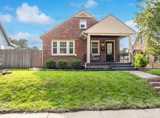 2512 N Howell St, Davenport, IA 52804
