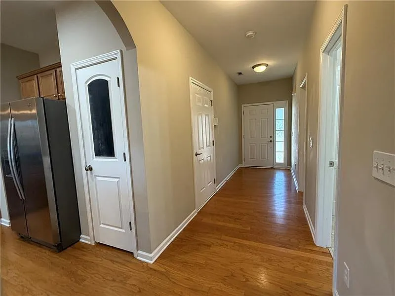 4 bed, 3.0 bath, 1919 sqft, $2,200 — Photo 4