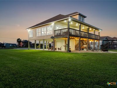 1588 W Bayshore Dr, Palacios, TX, 77465