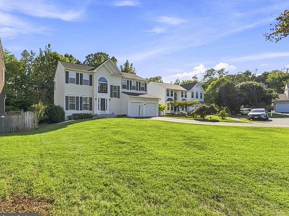 3rd image of 27 Watermill Ct