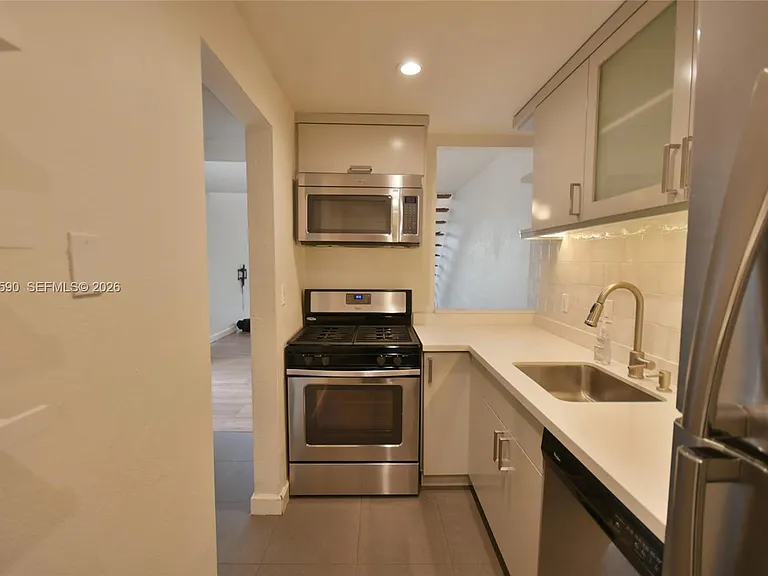 6884 N Kendall Dr #C401 — Photo 24