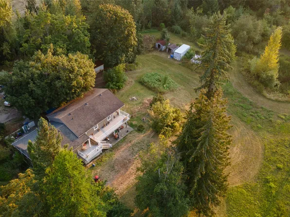 1121 Shuswap St SW, Salmon Arm, BC V1E 1J3