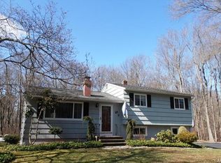 59 Woodlawn Rd, Monroe, CT 06468