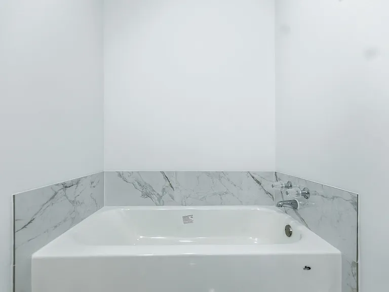 320 Forestgate Ct — Photo 24