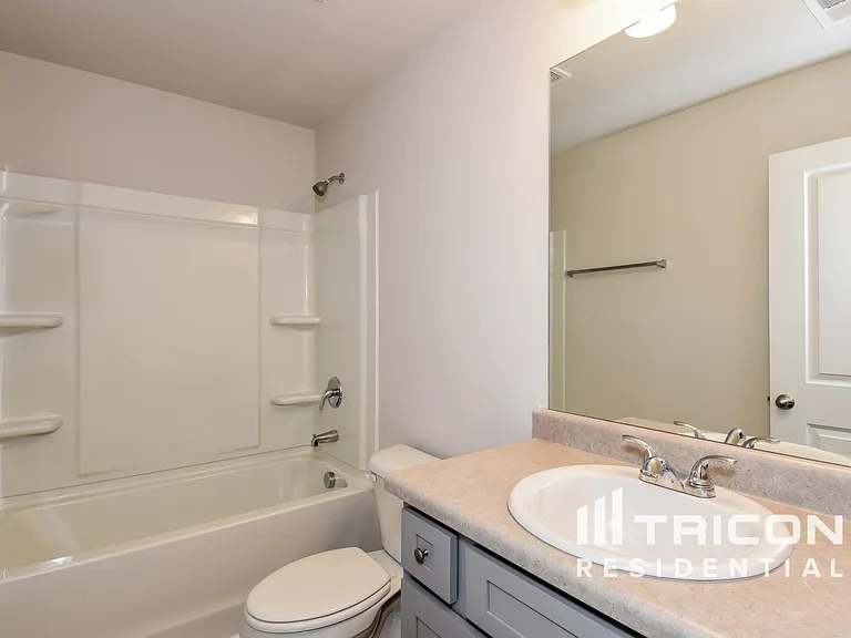 221 Ireland Ln — Photo 13