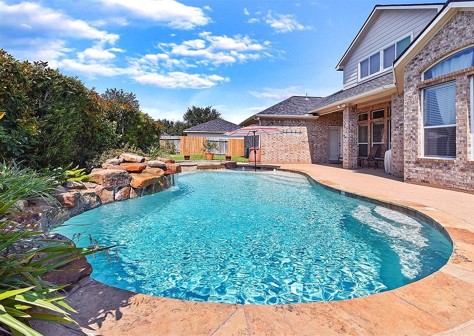 1st image of 2706 Golden Larch Dr