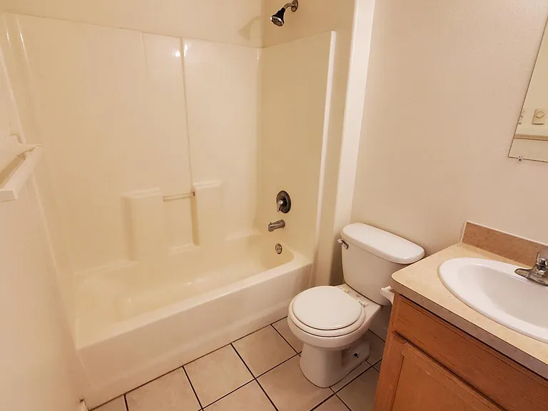 685 John Adams Pkwy #2 — Photo 4
