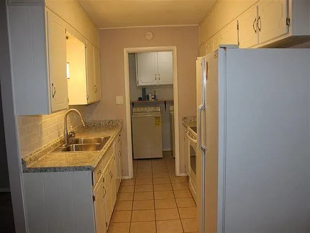 3 bed, 1874 sqft, $1,450 — Photo 3