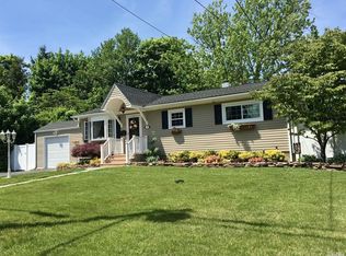 209 Throop St, West Babylon, NY