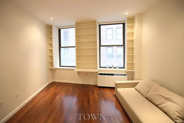 Rented by Town Residential | media 28