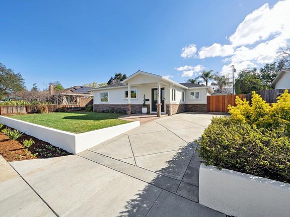 4th image of 15146 Stratford Dr