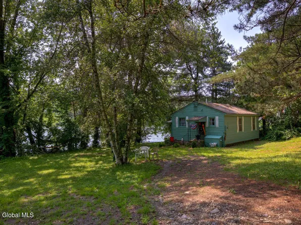 10 Kennedy Road, Cambridge, NY 12816