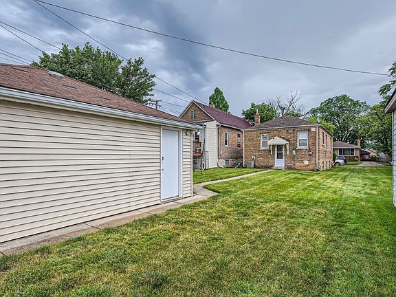 2nd image of 11120 S Troy St #1