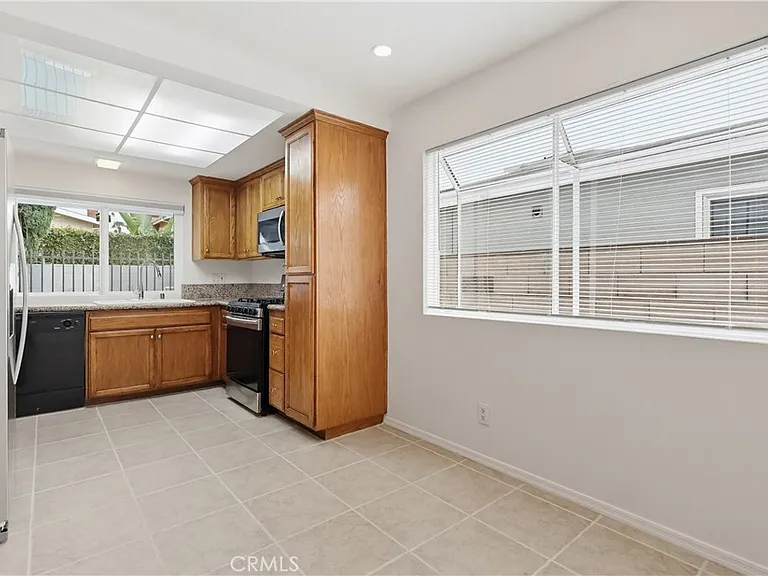 18102 Hatteras St — Photo 13