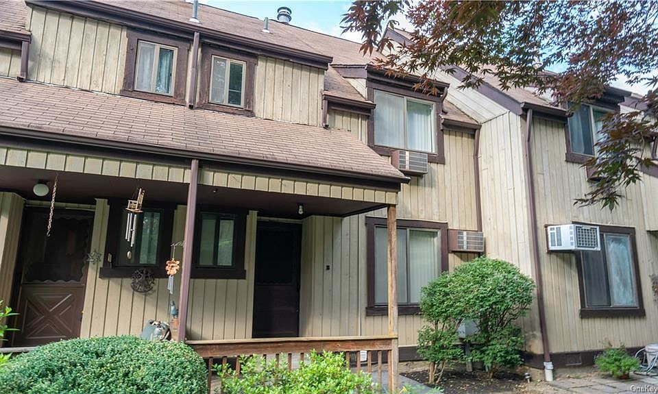 1st image of 10 Heritage Dr Unit B
