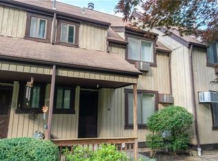 10 Heritage Dr UNIT B, Harriman, NY 10926