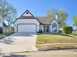 1216 N Willow Ave W, Broken Arrow, OK 74012