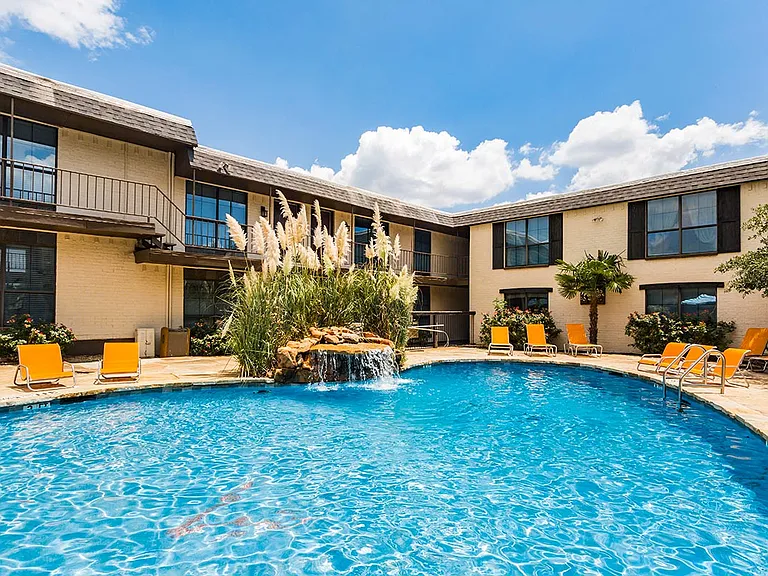 LaVita on Lovers Lane pool