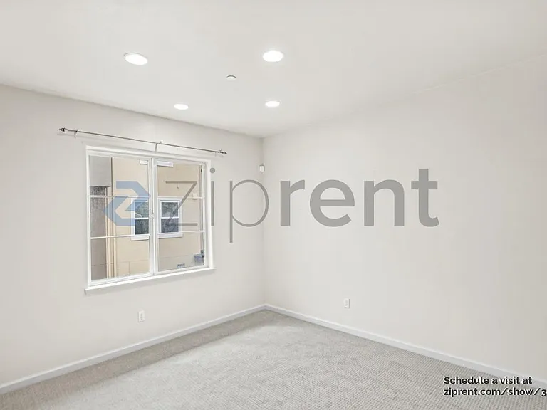2858 10th St — Photo 12