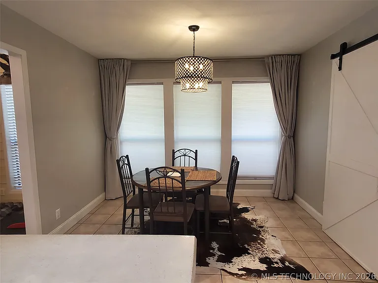 9336 S Lakewood Ave — Photo 10