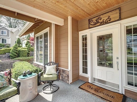2nd image of 2915 21st Avenue Ct SE