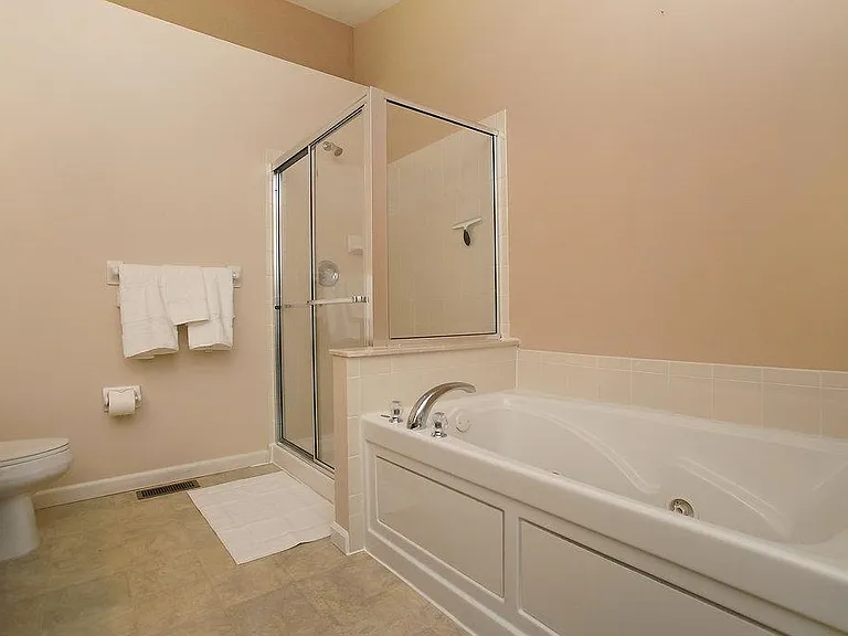 307 Shady Rock Ln — Photo 12