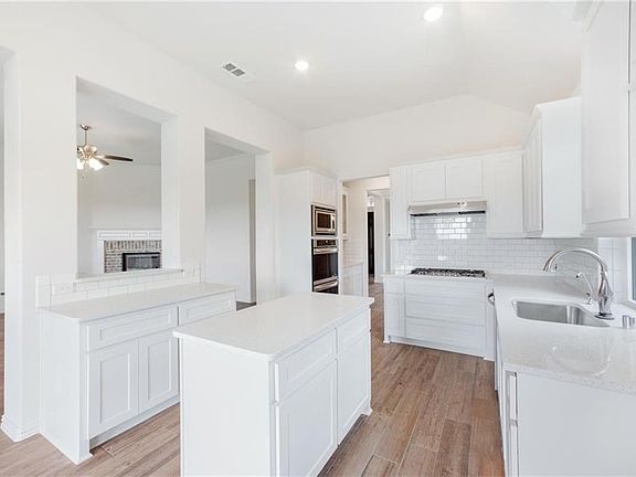 2nd image of 4412 Barnacre Ave