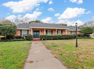 808 Berkley Dr, Cleburne, TX 76033