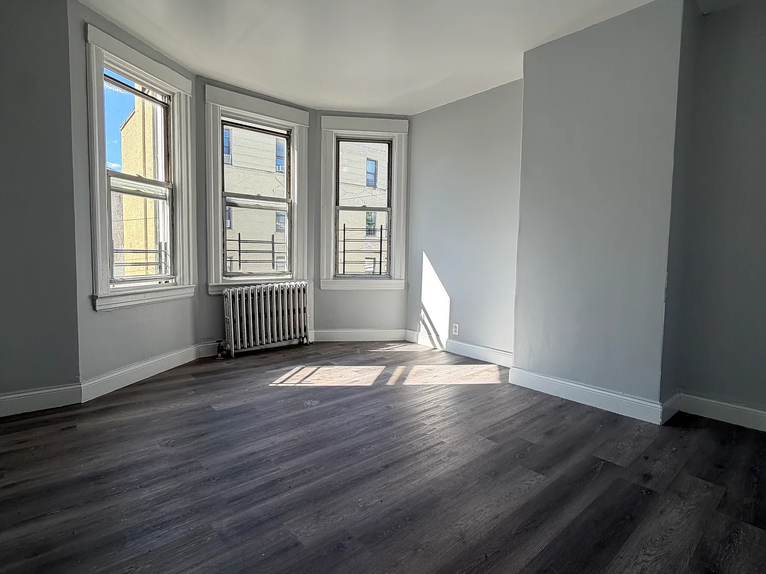 3 bed, $2,700 — Photo 1