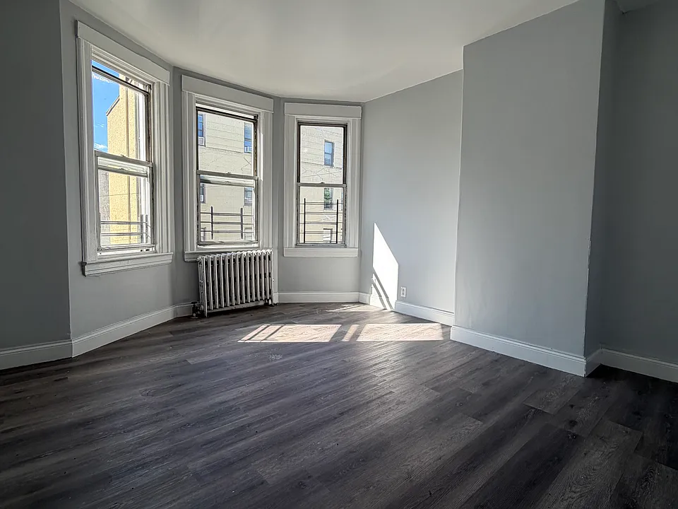 4 Convent Ave #3L