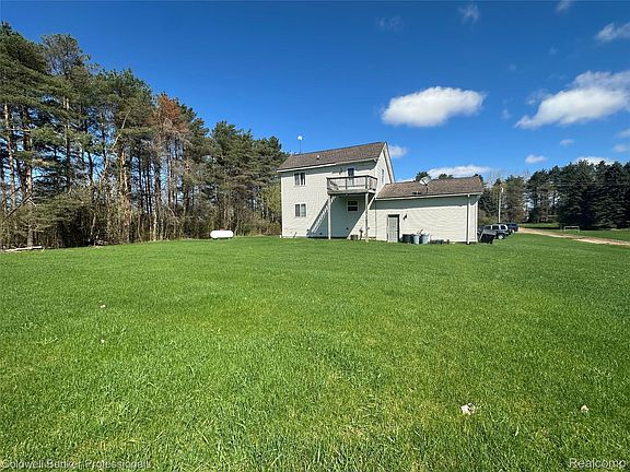 2nd image of 3419 Burnside Rd