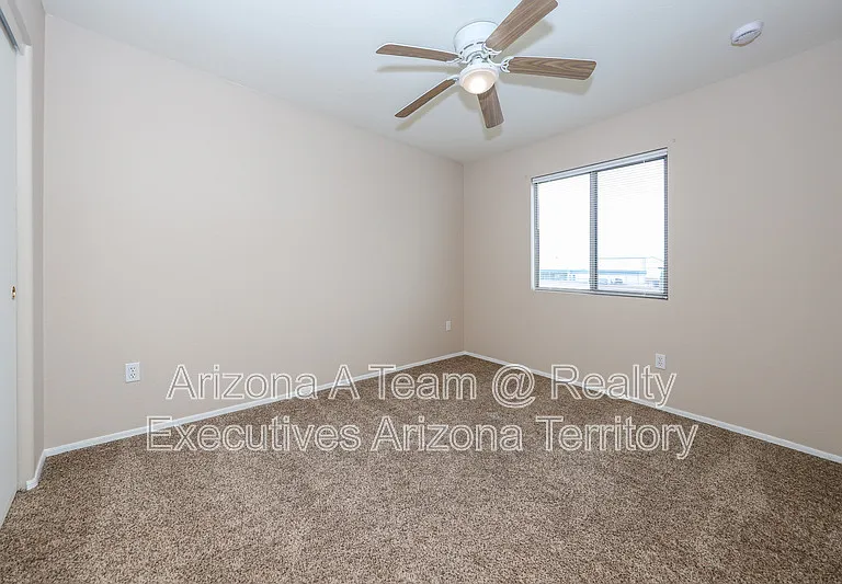 2416 W Chris Oliver Way — Photo 21
