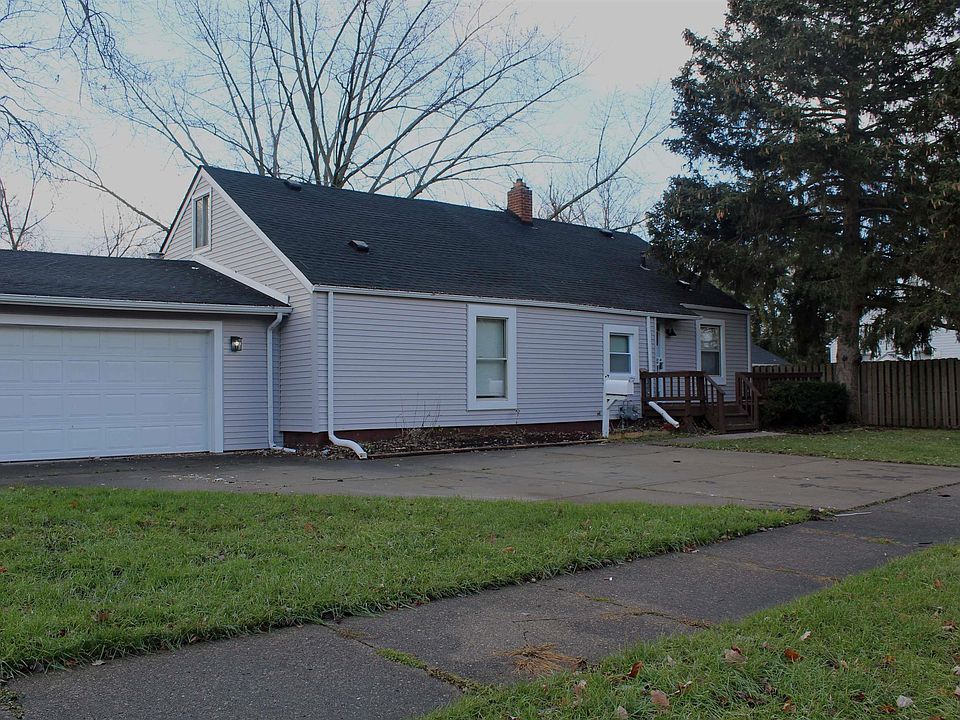 1st image of 19900 Woodcrest St