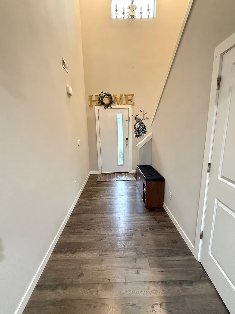3 bed, 2.5 bath, 2013 sqft, $2,900 — Photo 4