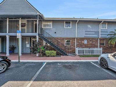 200 Country Club Dr APT 403, Largo, FL, 33771