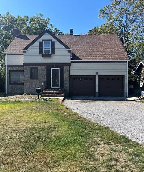 66 Rose Ave — Photo 1