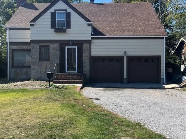 66 Rose Ave, Patchogue, NY 11772