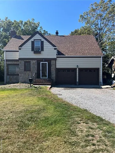 66 Rose Ave Photo 1