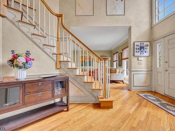 4th image of 12 Sentinel Dr