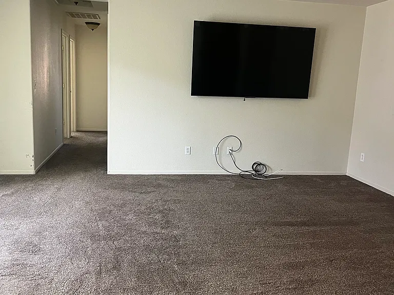 7667 Towe Ct #7667 — Photo 3