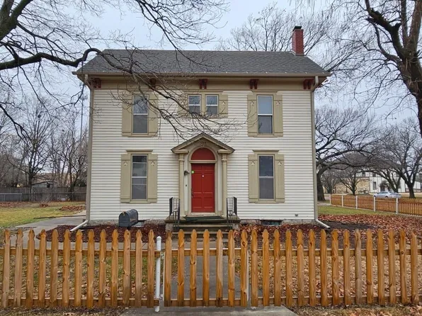 325 N Pine St, Newton, KS 67114