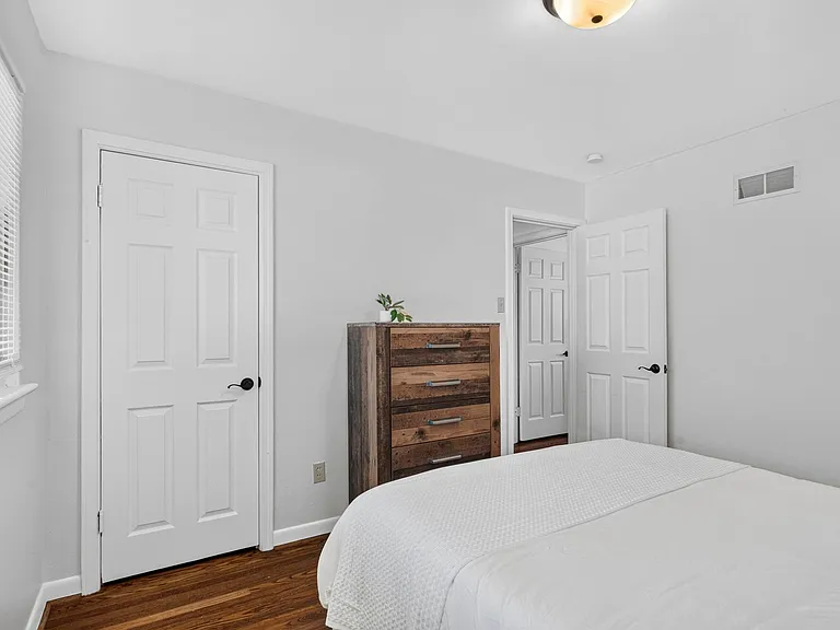 615 Loyola Dr — Photo 33