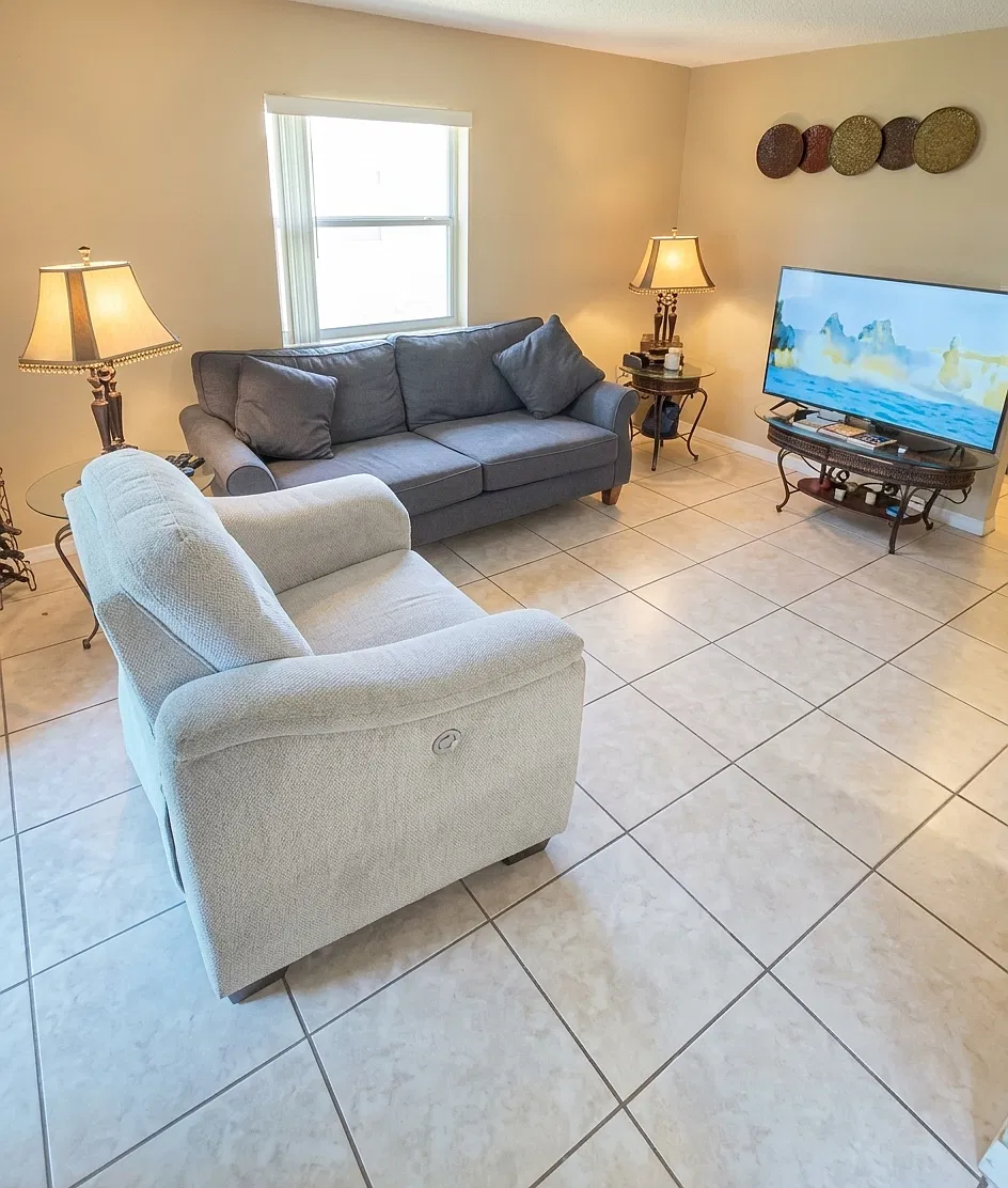 2 bed, 905 sqft, $2,000 — Photo 3