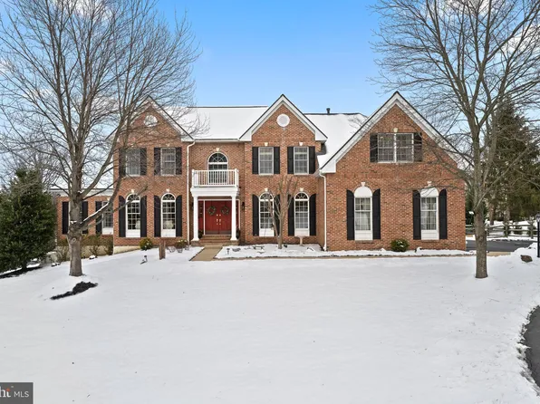 355 Shelbourne Ln, Phoenixville, PA 19460
