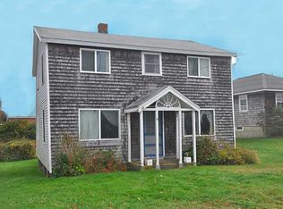 14 Stanton Ave, Narragansett, RI 02882