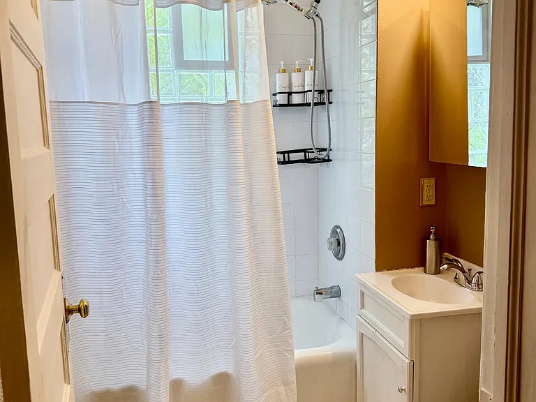 839 Aurora Ave #1 — Photo 4