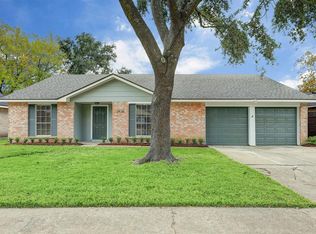 2838 Mayflower Landing Ct, Webster, TX 77598