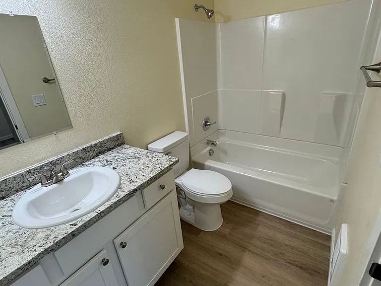 2215 Elm St SW — Photo 44