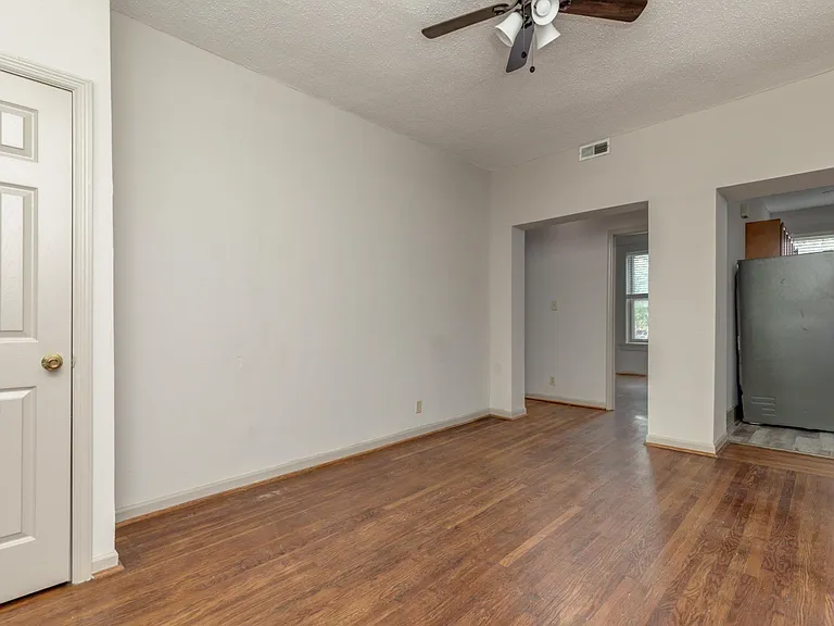6042 Kingsbury Ave #3W — Photo 4